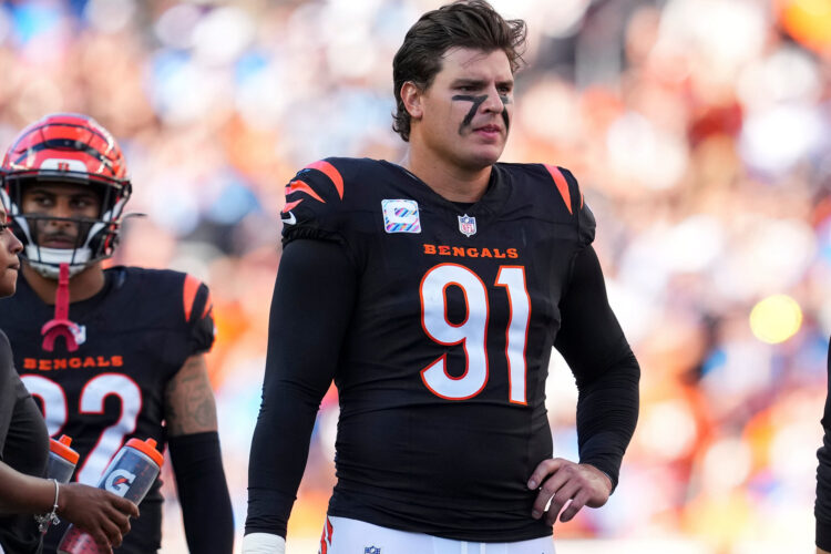 Hendrickson joins Ravens, Crosby still on Raiders and QB Jones re-signs with Colts